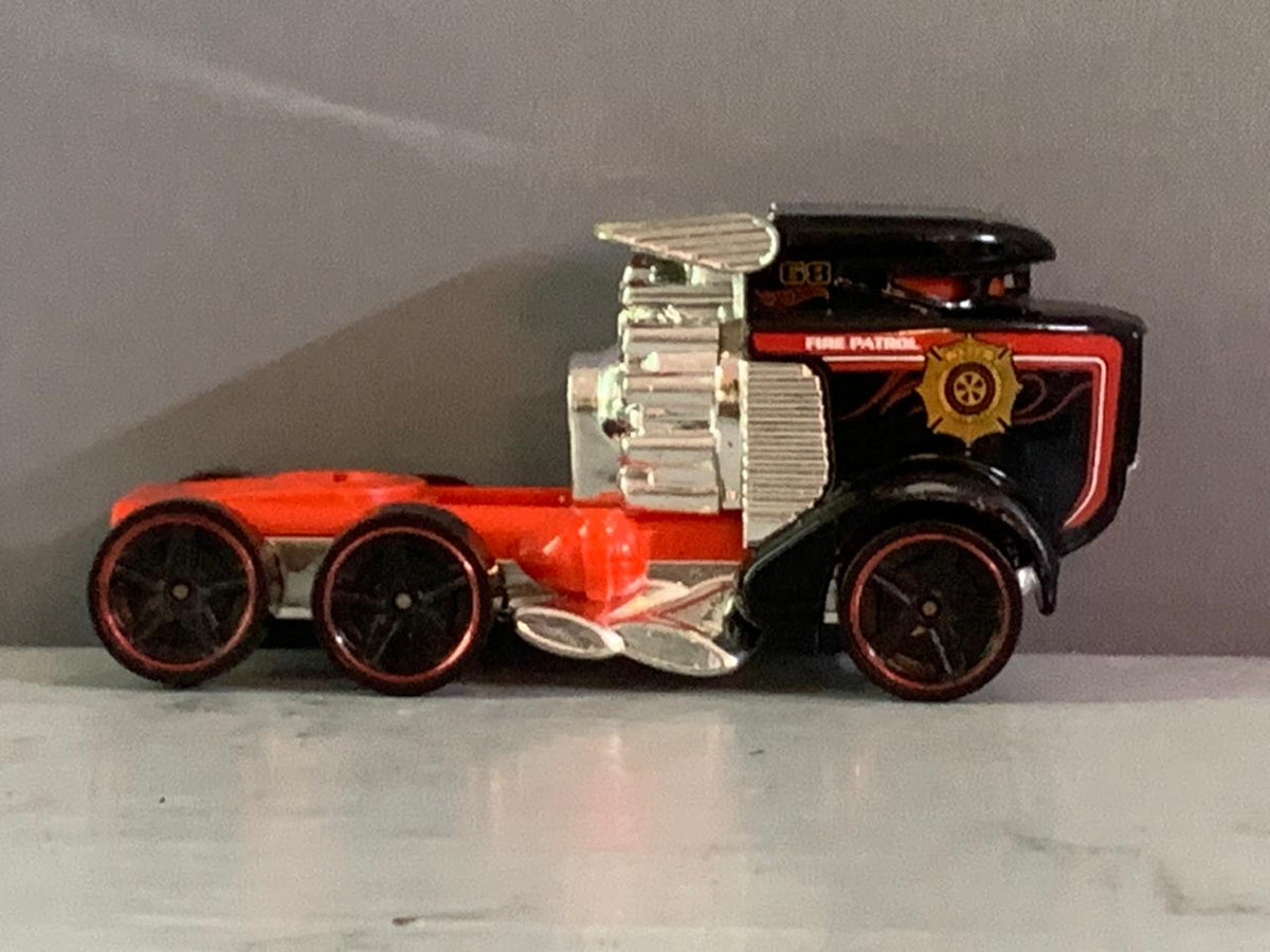 Hot Wheels 2014 Sky Show Rig.(front part only, must check video)