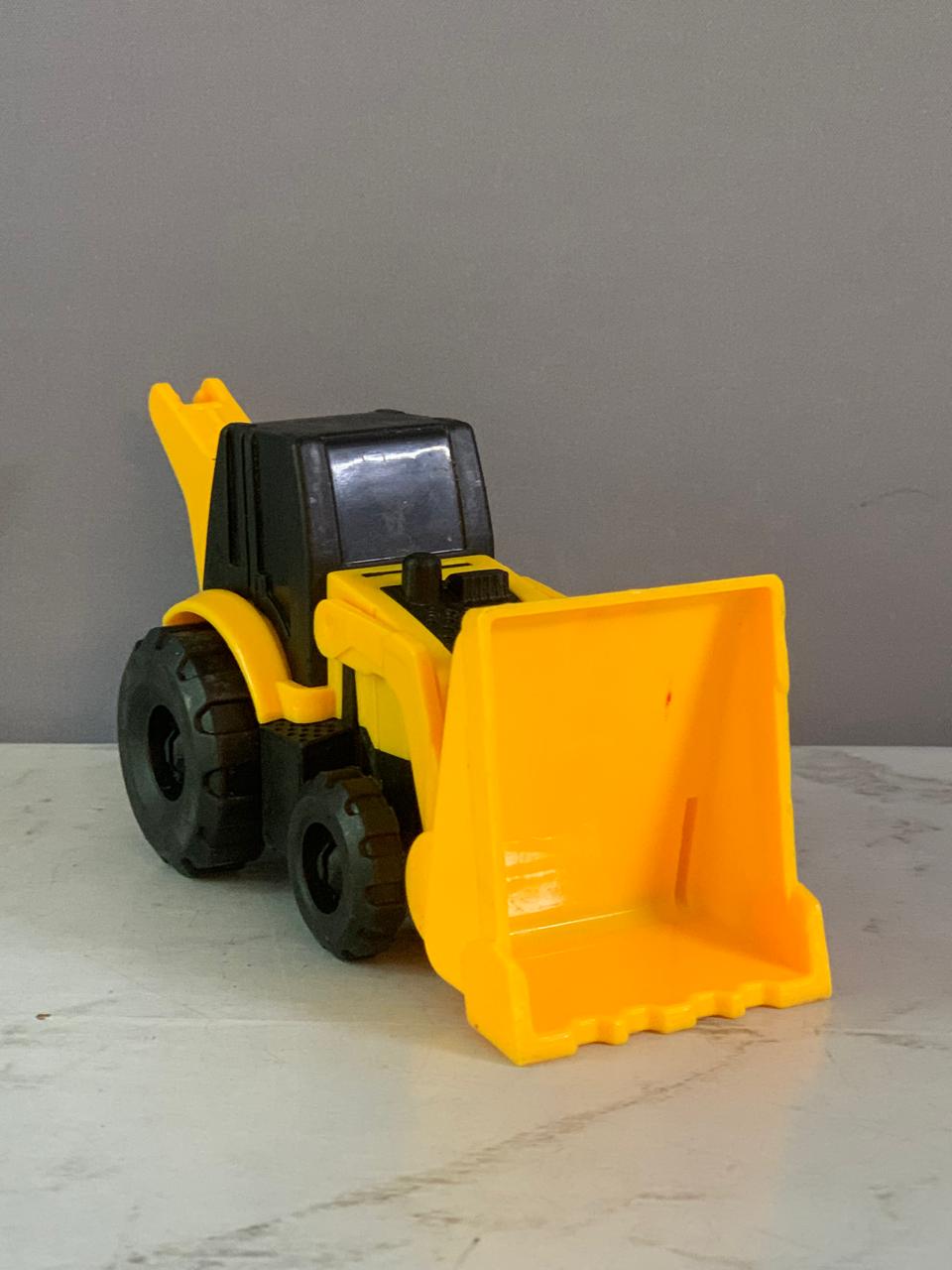 Wilko Contruction Loader Vehicle Toy.(part missing)(Rs 100 advance)