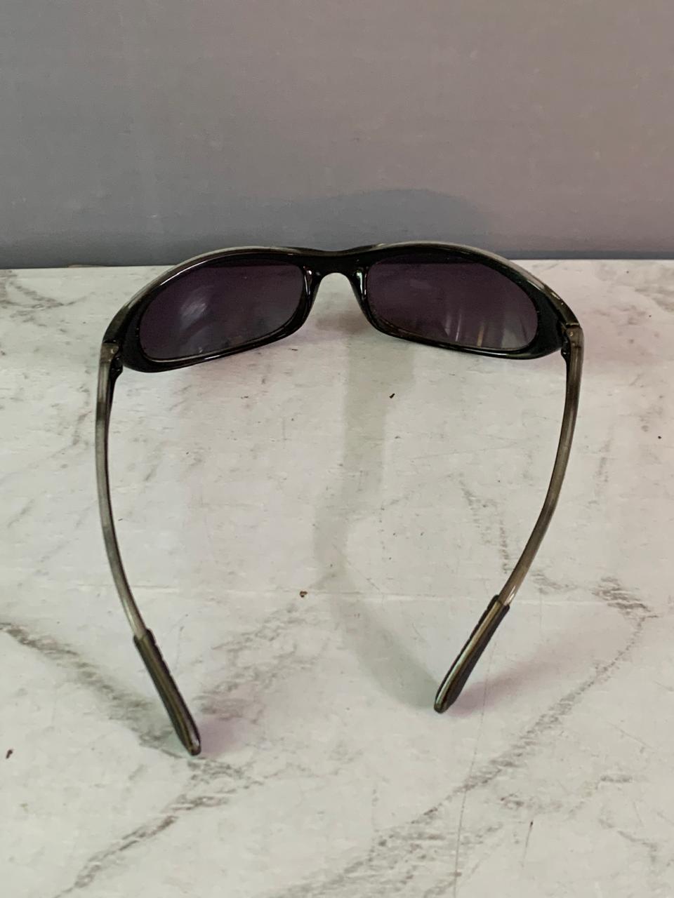 Oakley Eye Jacket 1.0 Sunglasses.(9/10 condition)(Rs 200 advance)