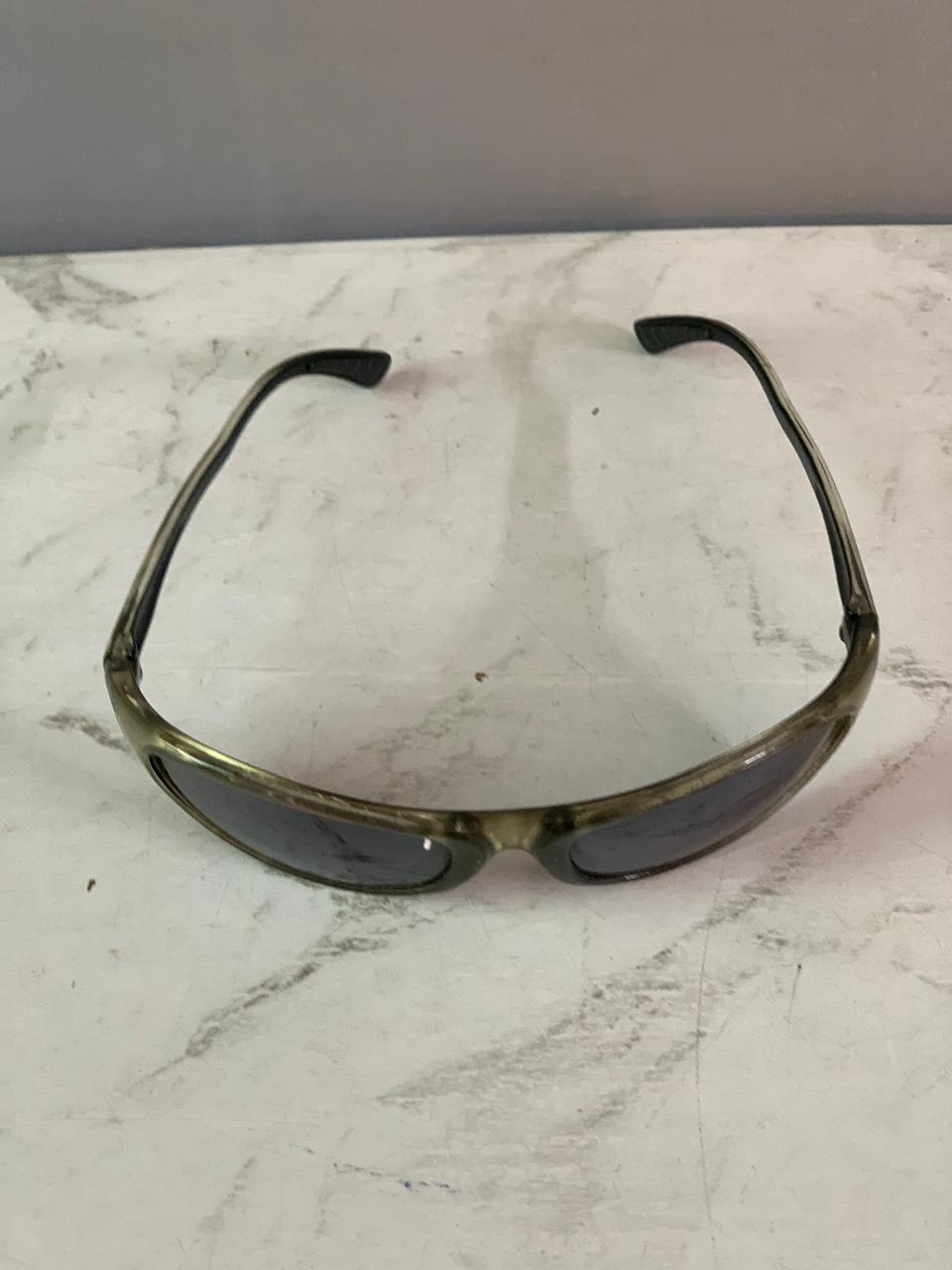 Oakley Eye Jacket 1.0 Sunglasses.(9/10 condition)(Rs 200 advance)