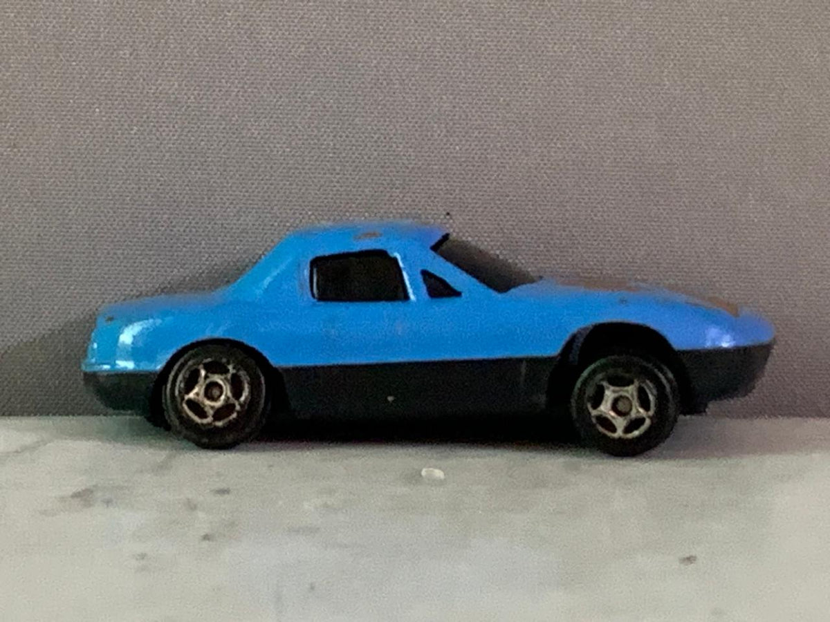 Mazda MX-5 Miata.