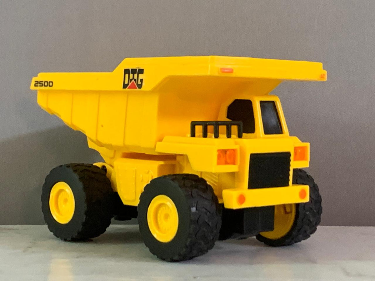 Maxx Action Mini Dump Truck.(Rs 150 advance)