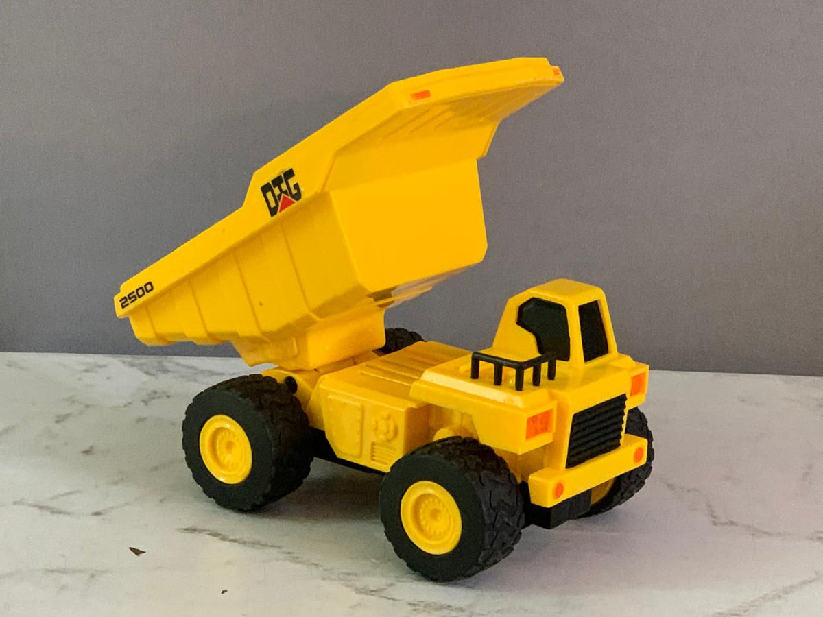 Maxx Action Mini Dump Truck.(Rs 150 advance)