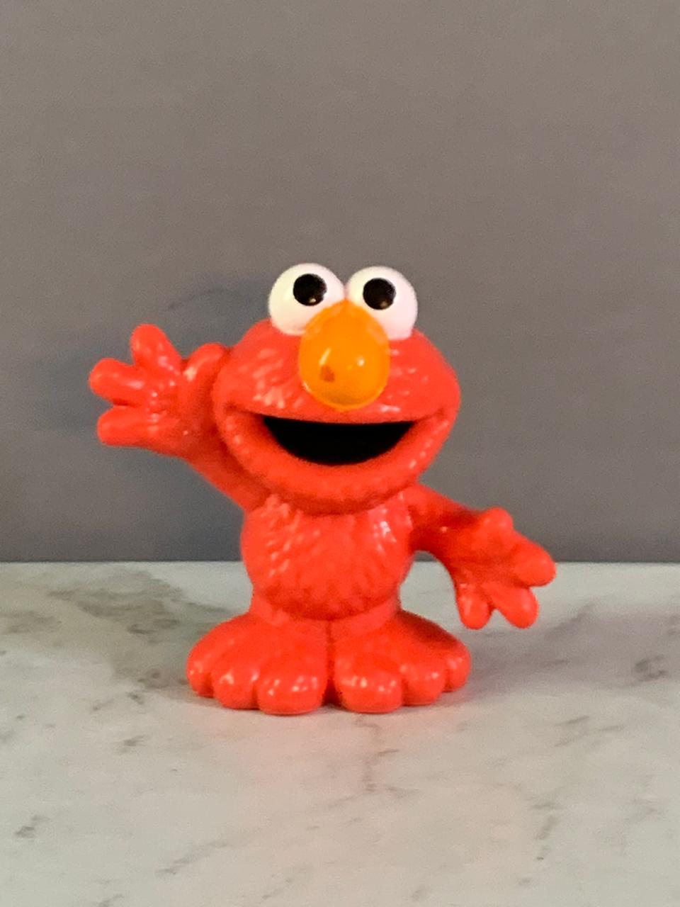 Playskool Sesame Street Friends Elmo Figure. (137bxl)