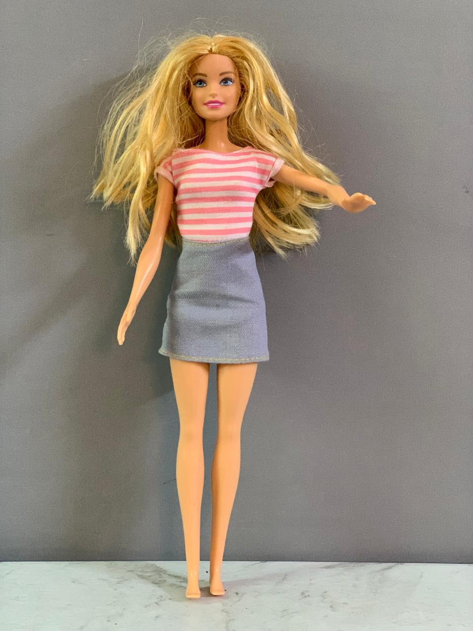 Blonde Barbie Fashion Doll.(Rs 100 advance)