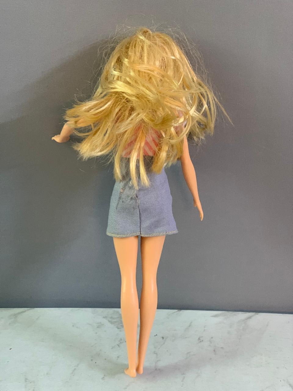 Blonde Barbie Fashion Doll.(Rs 100 advance)