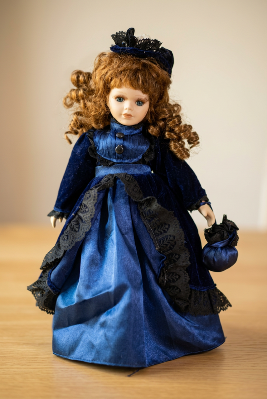 Vintage Porcelain Collector's Doll. (Rs 200 advance)
