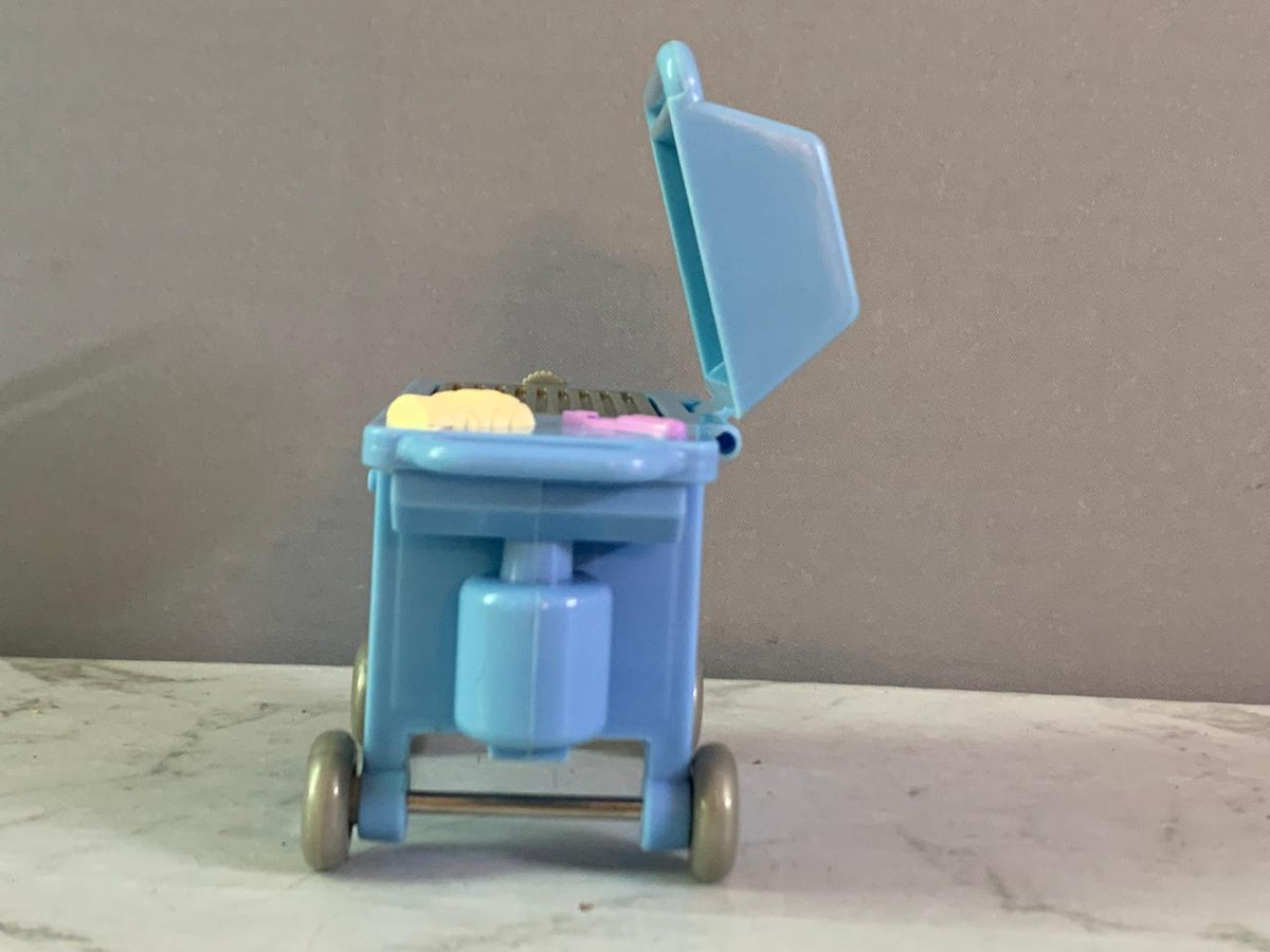 Bluey Barbecue Grill Figure.(Rs 100 advance)
