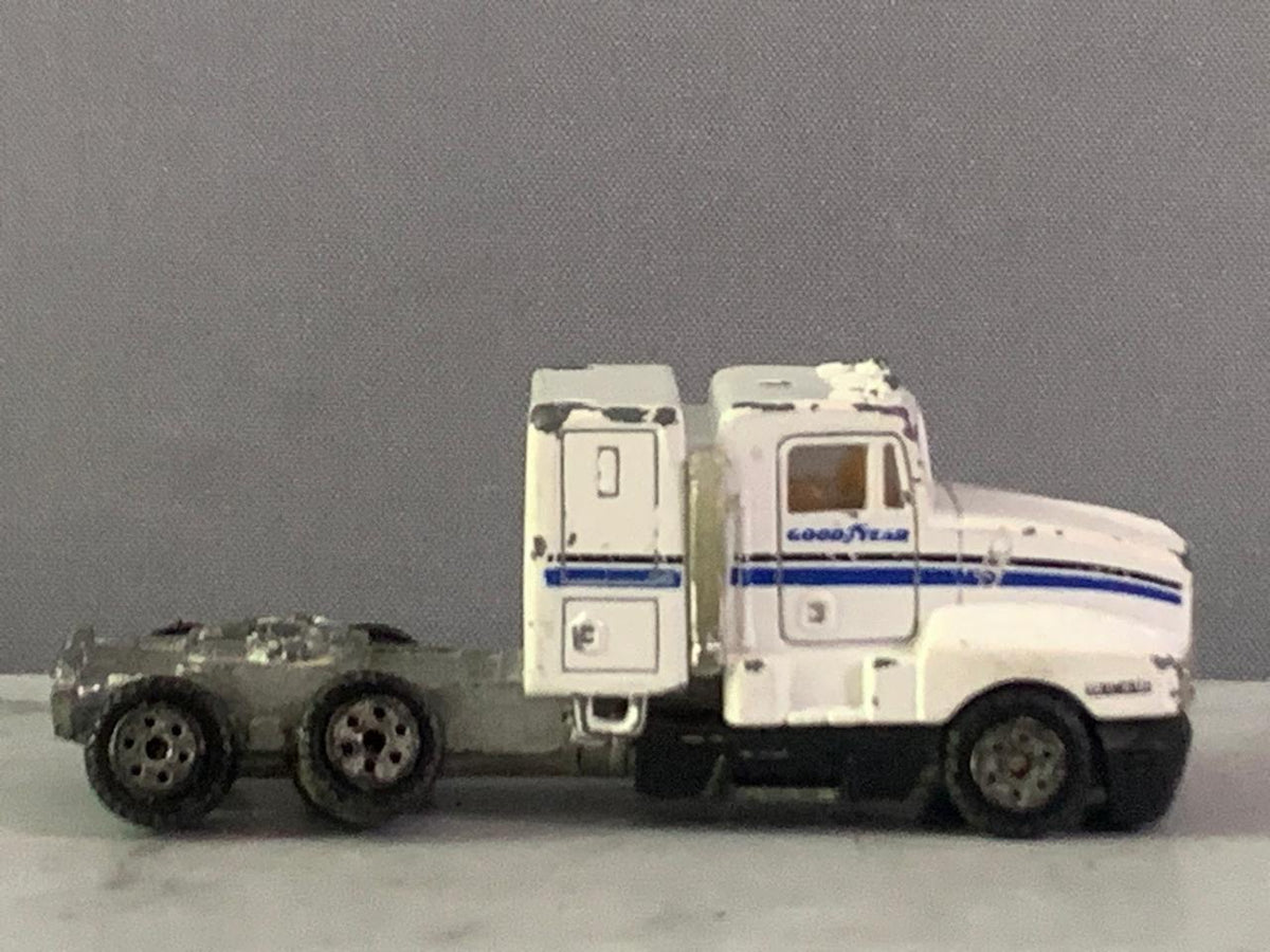 Road Champs die-cast Kenworth .(must check video)