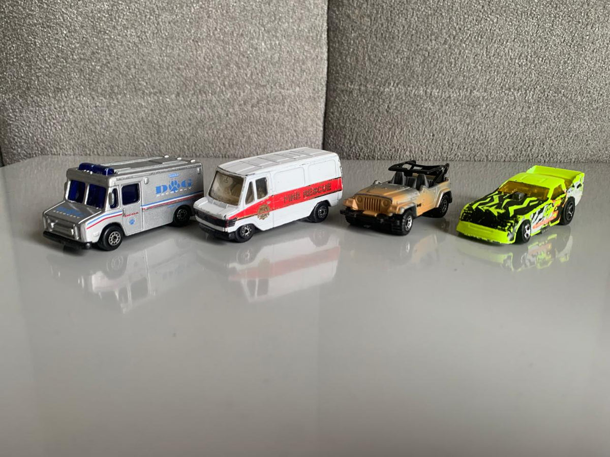 Hotwheels & matchbox Die-cast Toy Vehicles.(4 pieces) (Defected) ( Rs 200 advance )