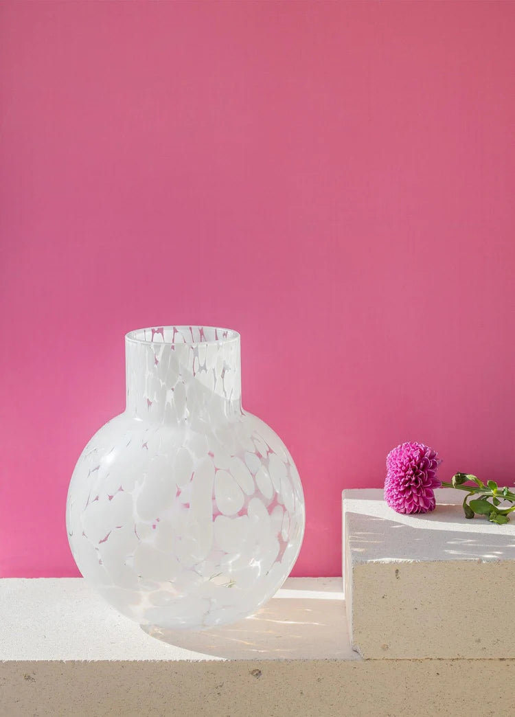 The Mia Blanco Glass Vase. (Only for isb n adjacent areas) (Rs 350 advance)