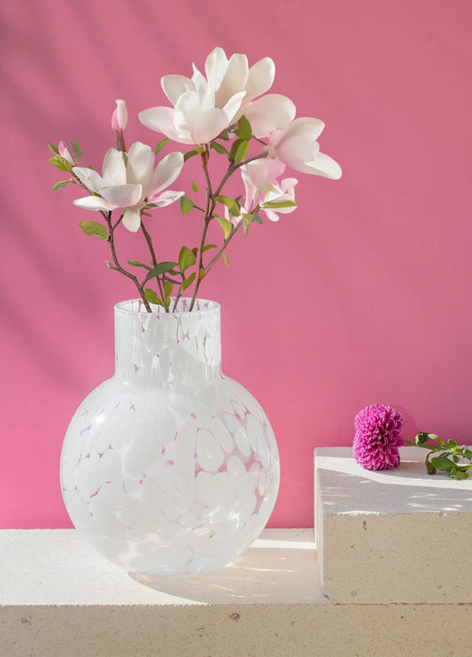 The Mia Blanco Glass Vase. (Only for isb n adjacent areas) (Rs 350 advance)