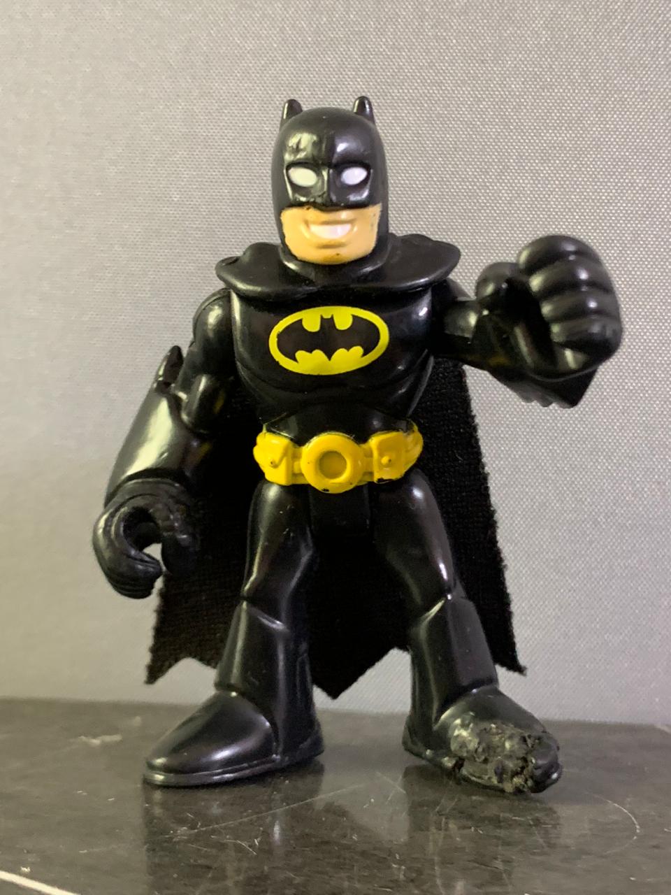 Fisher-Price Imaginext DC Super Friends Batman Action Figure. (Foot damaged)