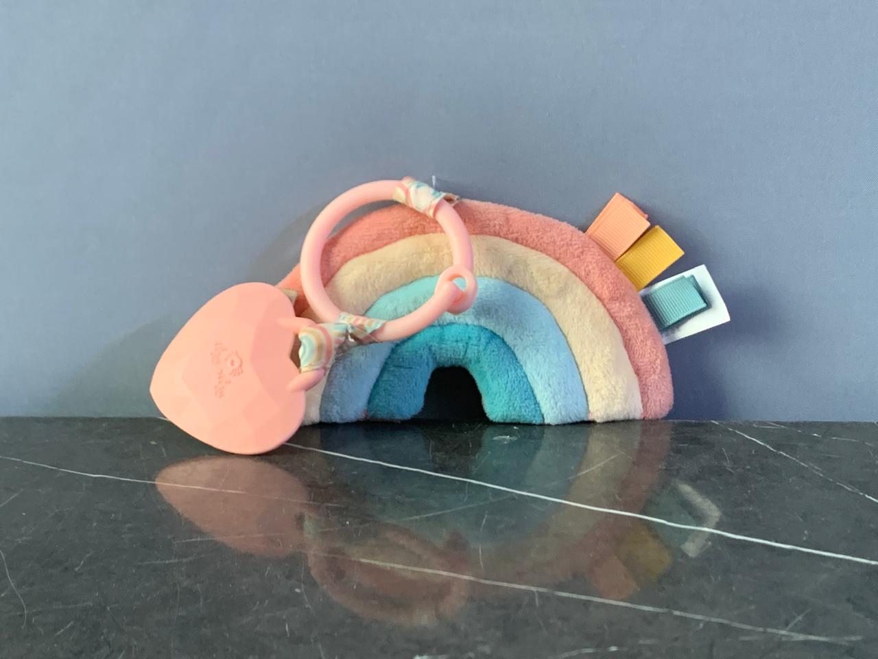Itzy Ritzy Pal Plush + Rainbow Teether. SKU:BXL-046