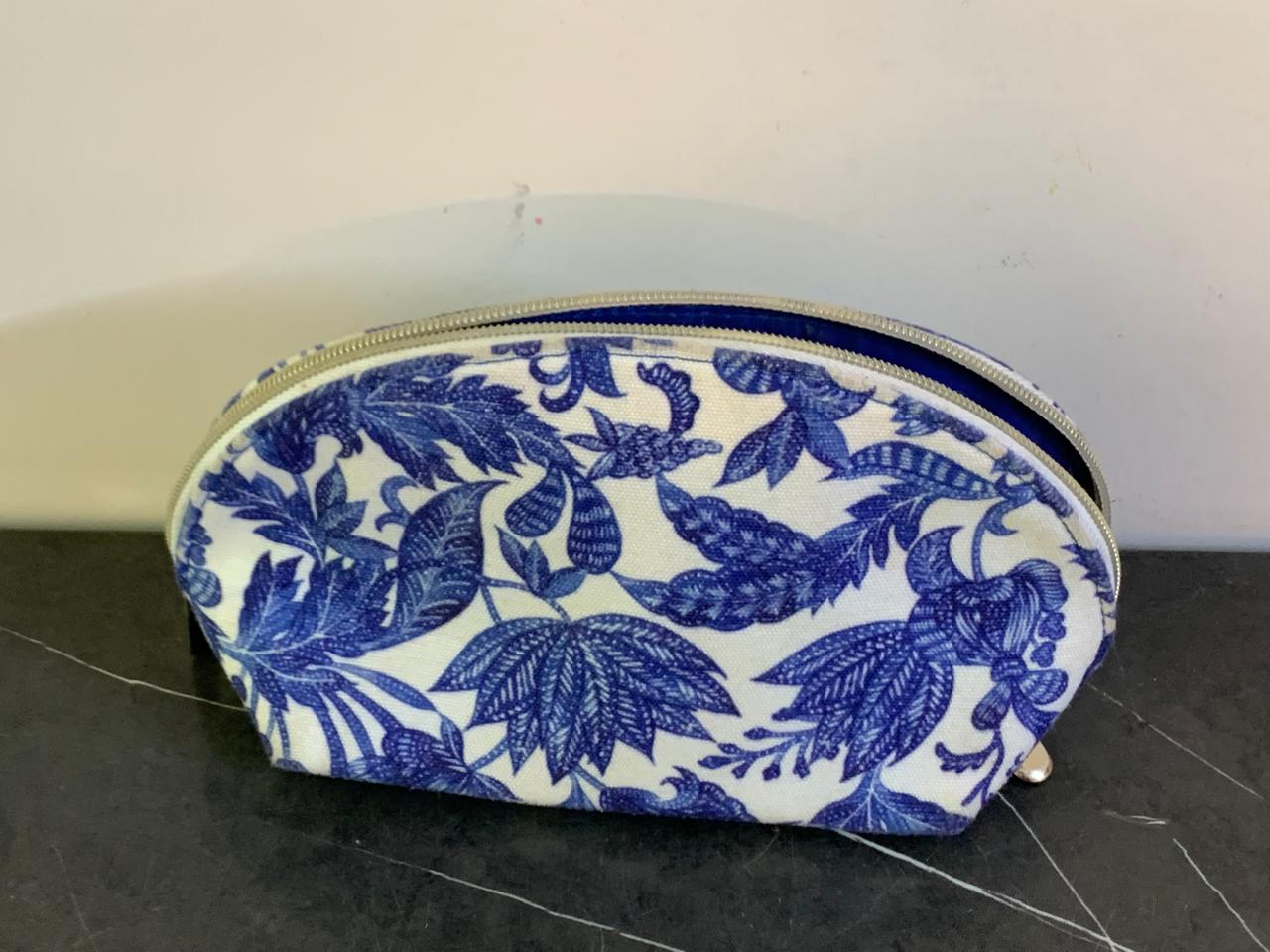 Floral Cosmetic Bag.  SKU:BXL-014