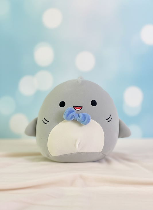 Squishmallows Gordon the Grey Shark with Blue Bowtie. SKU:BXL-119