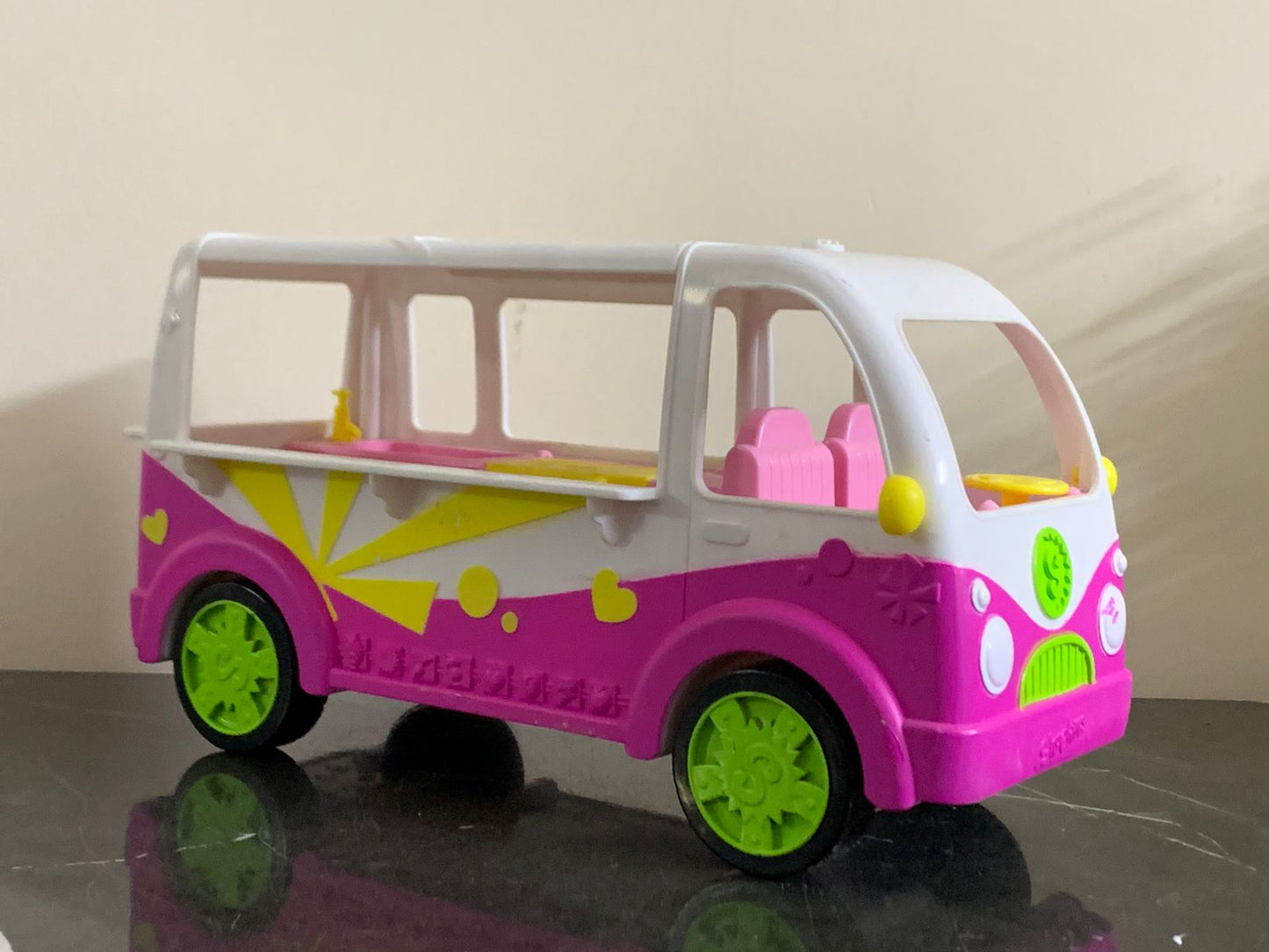 Shopkins Season 3 Scoops Ice Cream Truck. SKU:BXL-027
