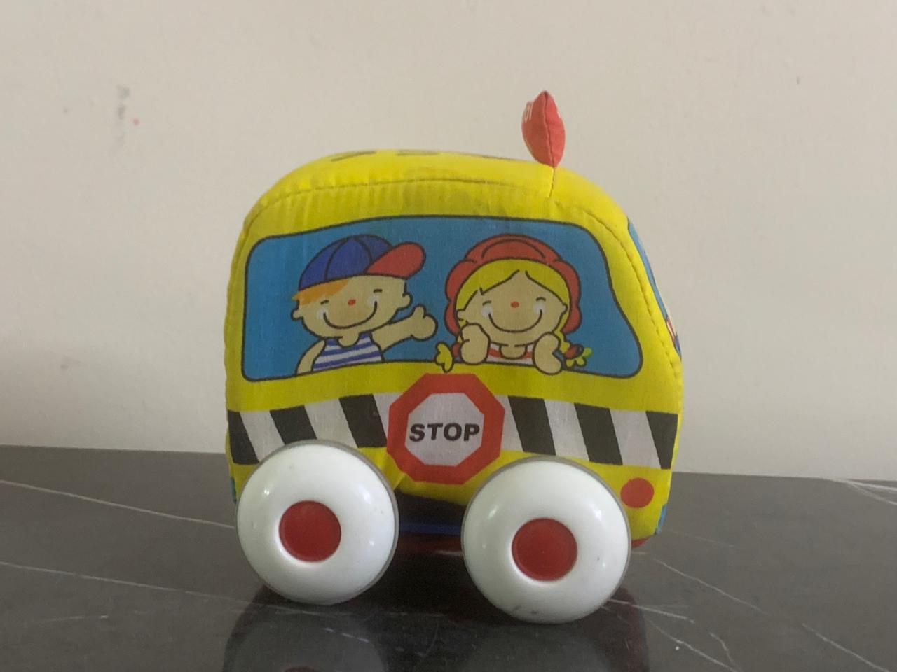 K's Kids Pull Back Auto School Bus. SKU:BXL-048