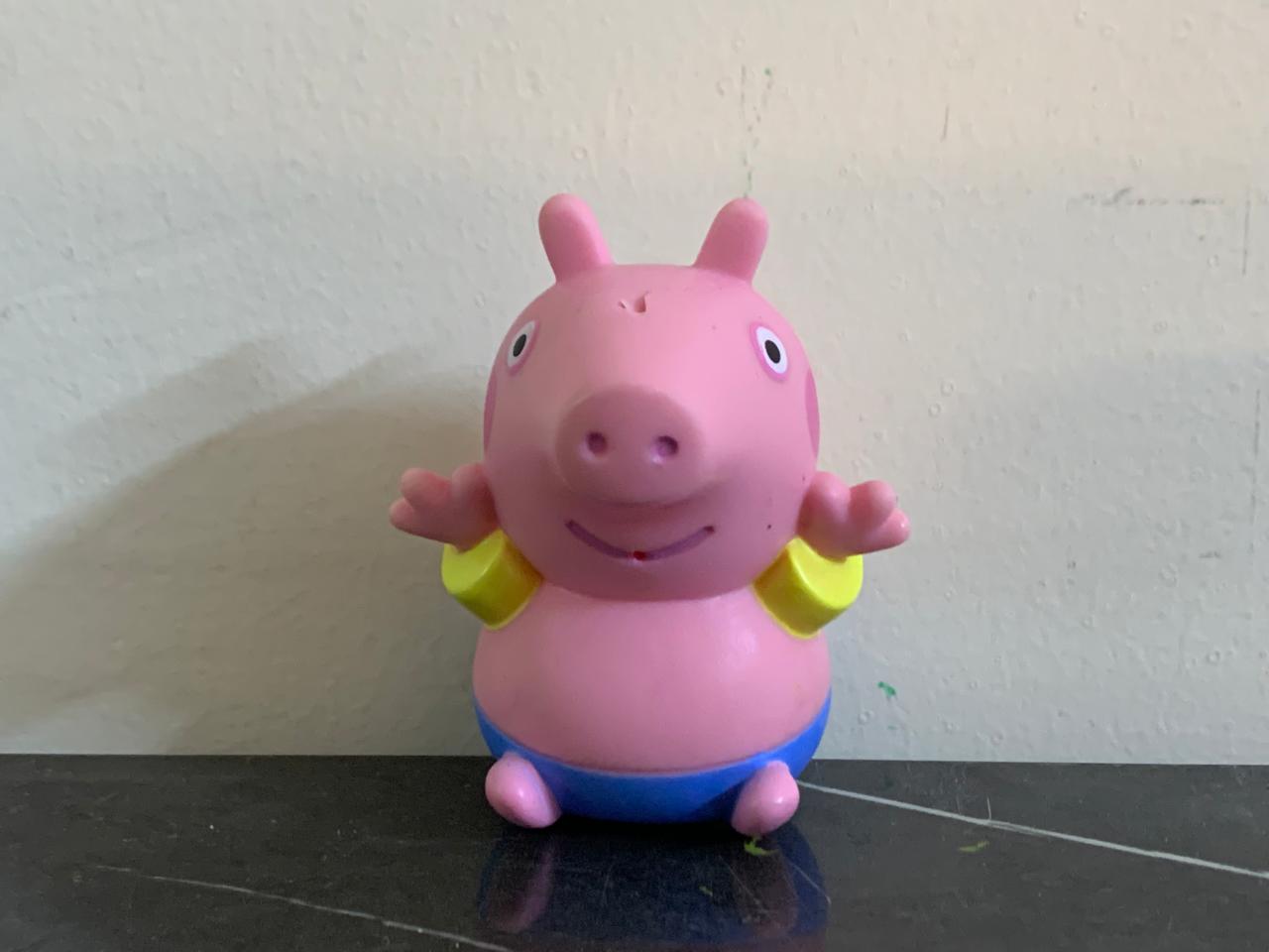 Toomies Peppa Pig Bath Squirter Toy. (Hole in head) SKU:BXL-032