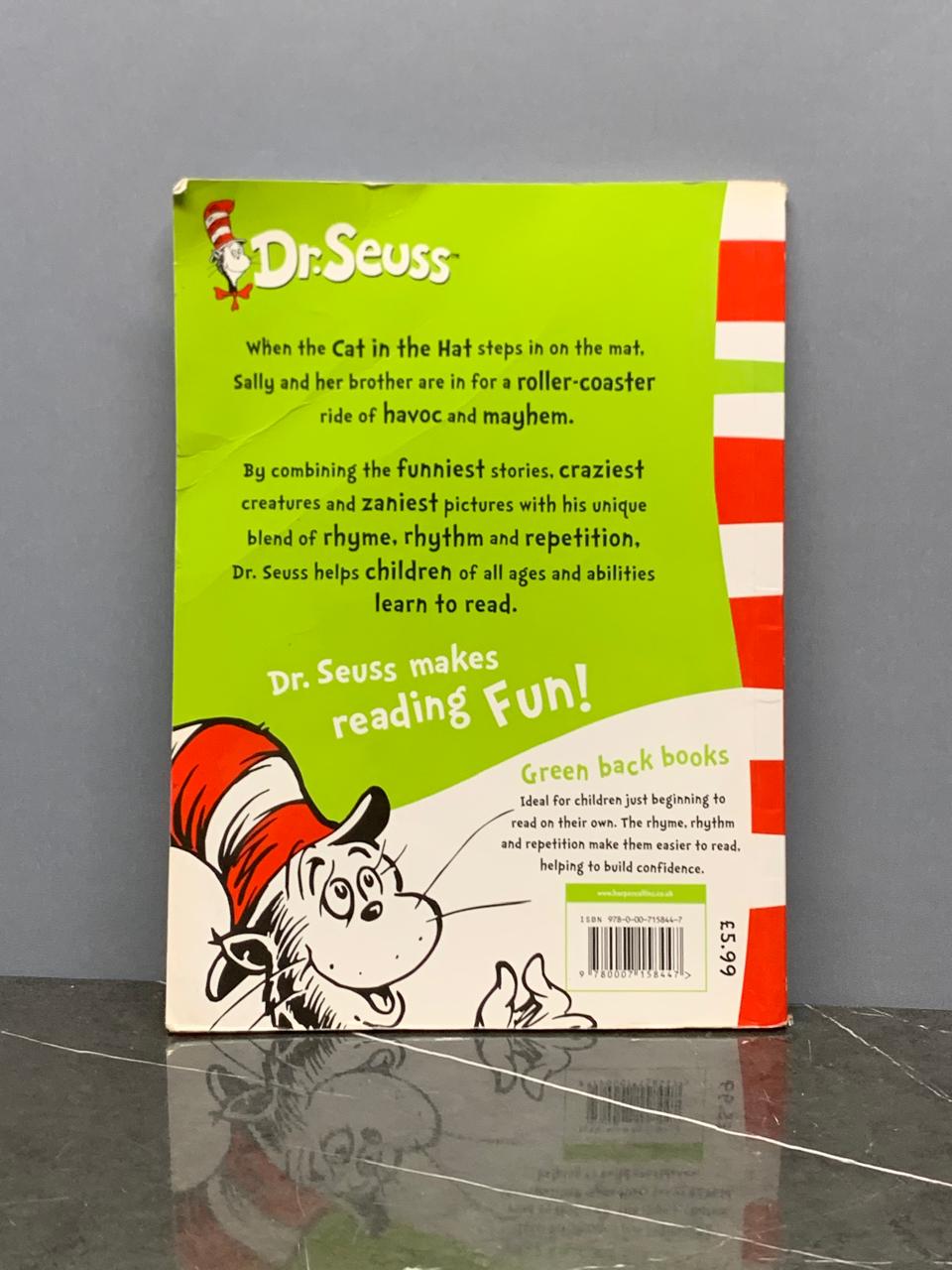 The Cat in the Hat by Dr. Seuss Book.    SKU:BXL-034