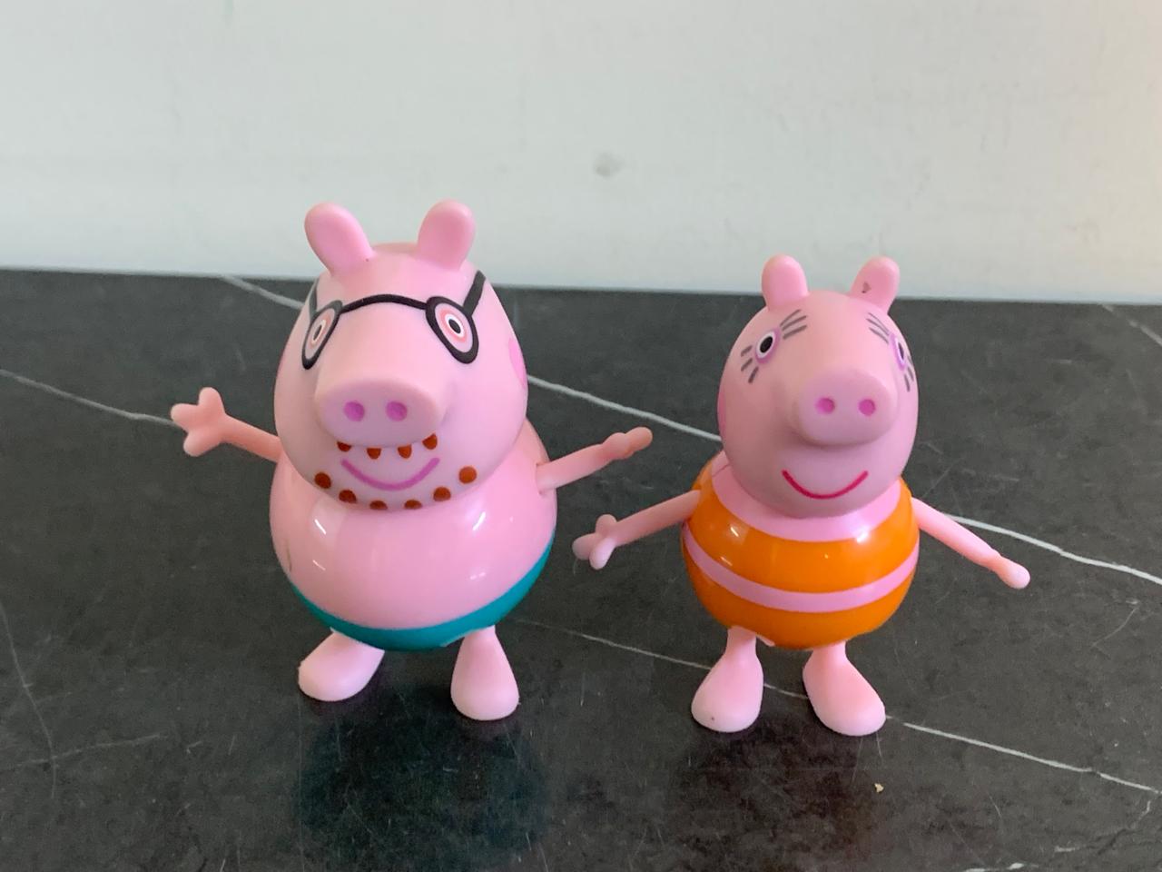 Peppa Pig Mummy & Daddy in Beach Costume. SKU:BXL-032