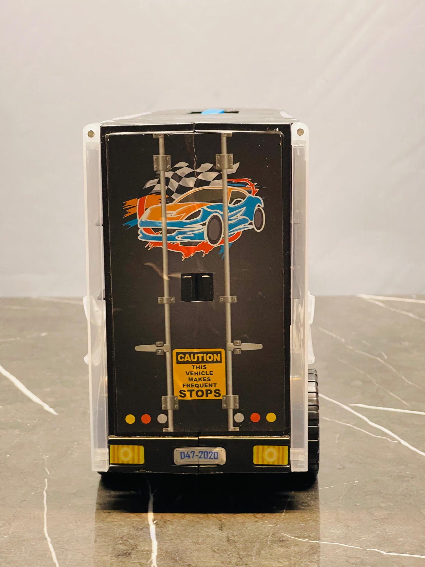 Hot Wheels Monster Truck. (500 advance)(only for Islamabad/Rawalpindi) Please check picture 8 — the fuel tank is slightly chipped. SKU:BXL-804