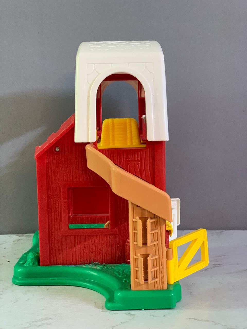 Fisher-Price Little People Animal Sounds Farm. (Rs 400 advance)