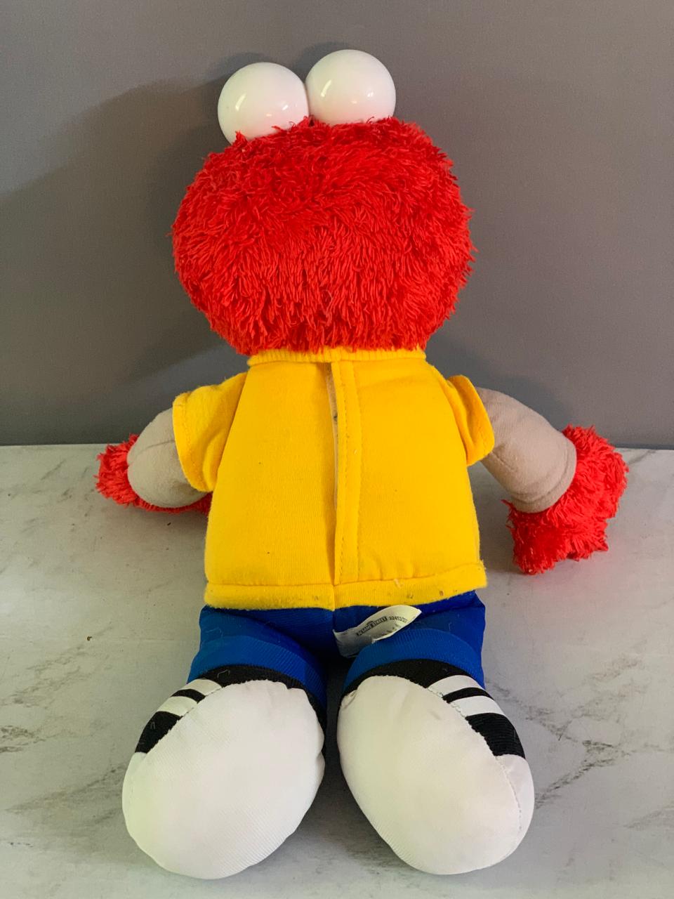 Sesame Street Rockin' Shapes & Colors Elmo. (Rs 350 advance)