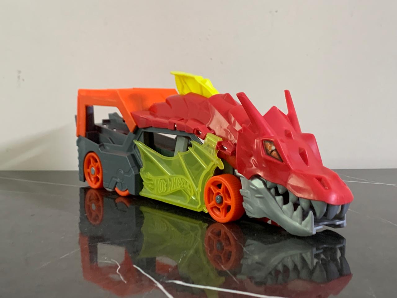 Hot Wheels Dragon Launch Transporter. SKU:BXL-103 (Rs 300 advance)