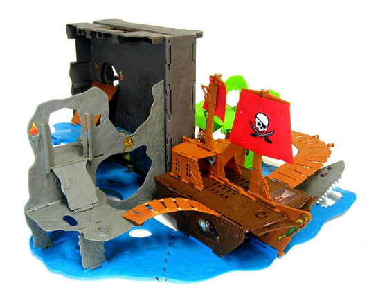 360 Degrees Pop-Up Pirate Island.(RS..250 advance)(One small bridge missing) SKU:BXL-804