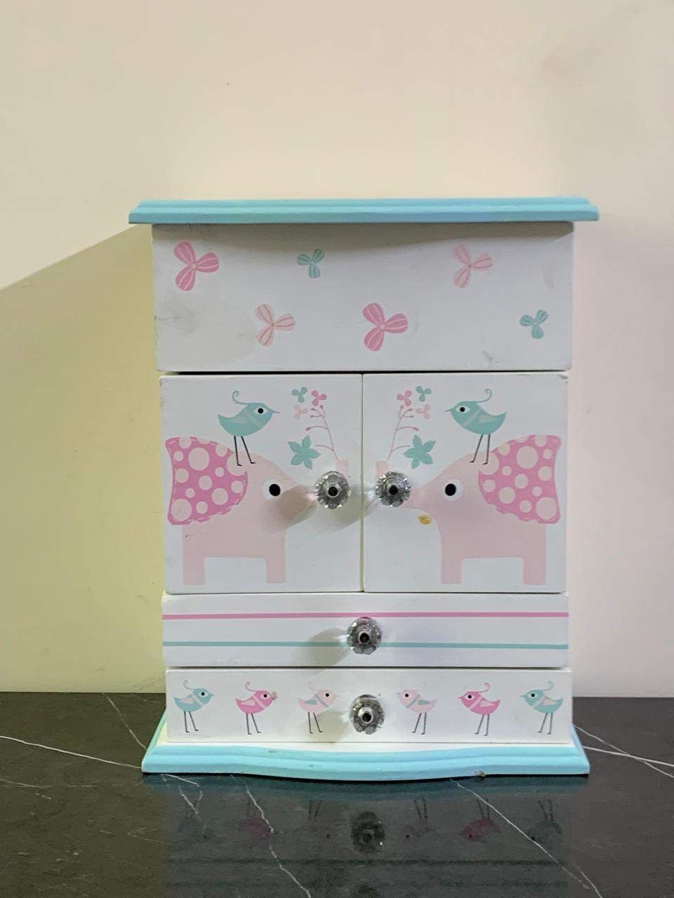 Decorative Keepsake Box. SKU:BXL-804 (Rs 500 advance)