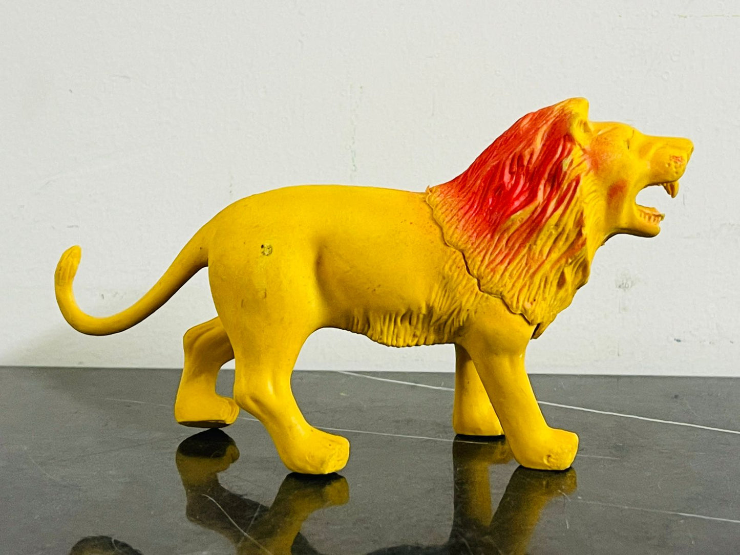 Plastic Lion Toy Figure.  SKU:BXL-033