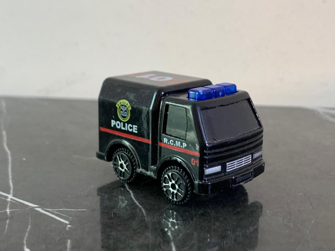 Miniature Die-cast Toy Police Van. SKU:BXL-115