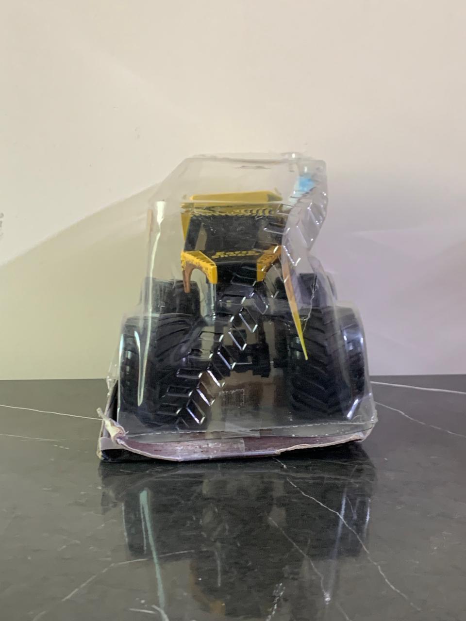 Monster Jam, Official Earth Shaker Monster Truck. (New) (Rs 350 advance) SKU:BXL-804