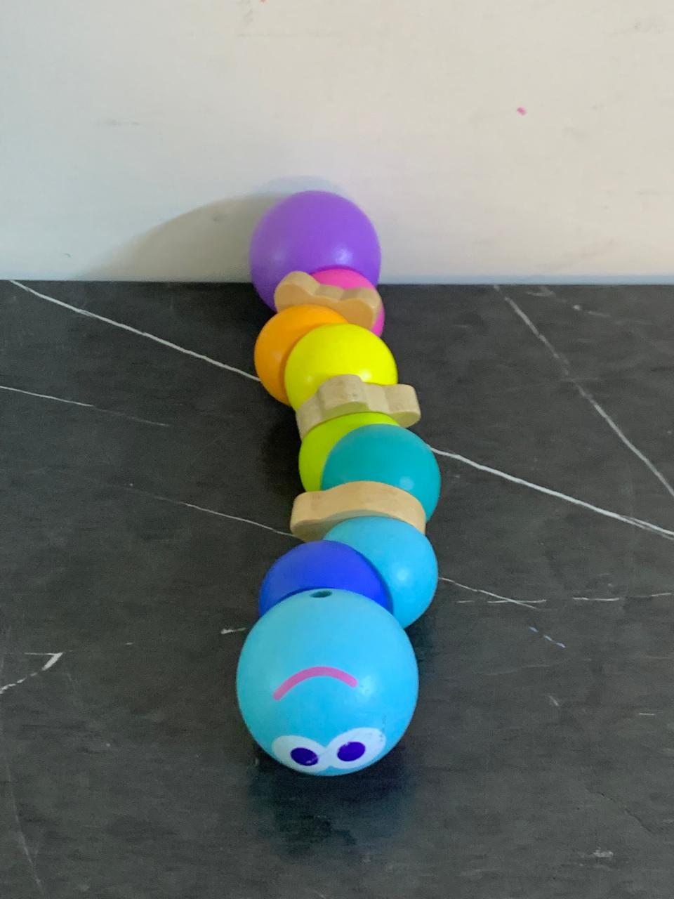 Boikido Wooden Twist Caterpillar. SKU:BXL-031