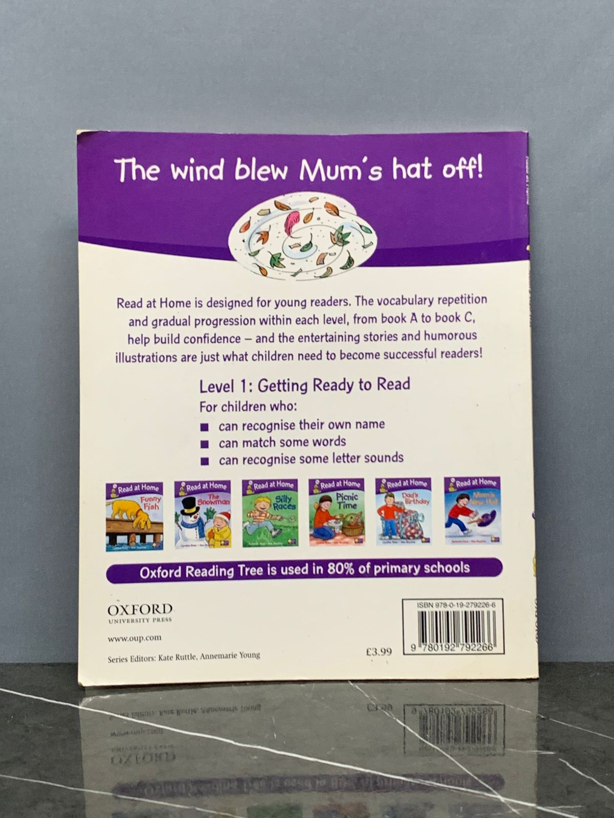 "Read at Home: Mum's New Hat" Book.
