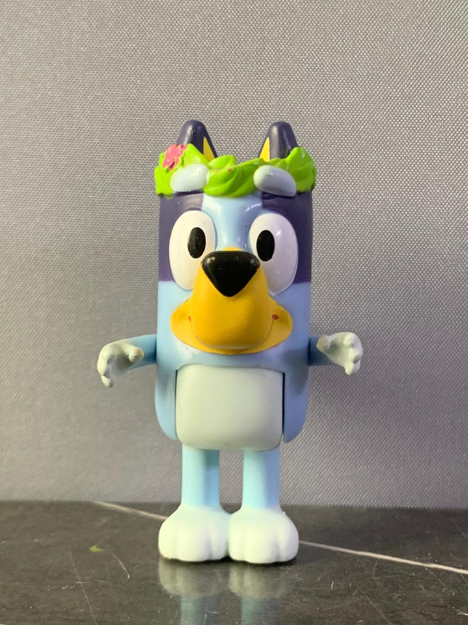 Rare Bluey Flower Crown Action Figure. SKU:BXL-036