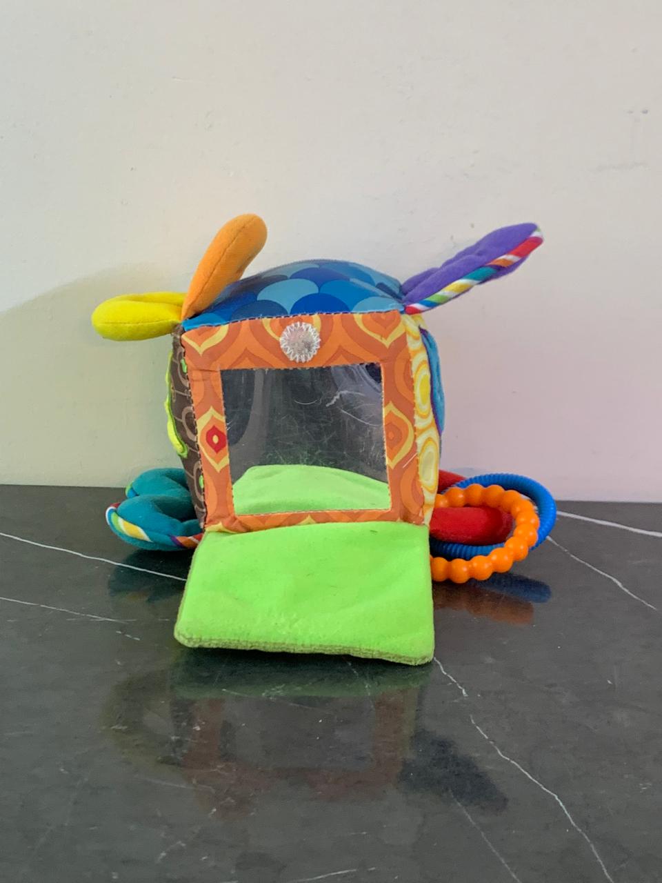 Lamaze Clutch Cube. SKU:BXL-117