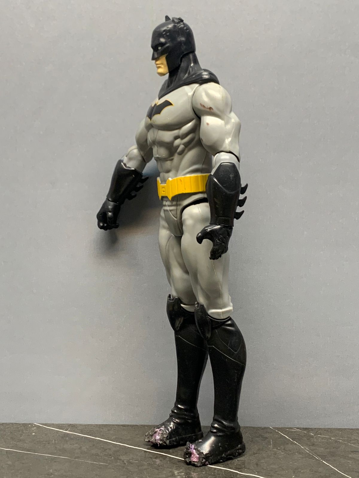 DC Comics Batman action figure. (Defected)