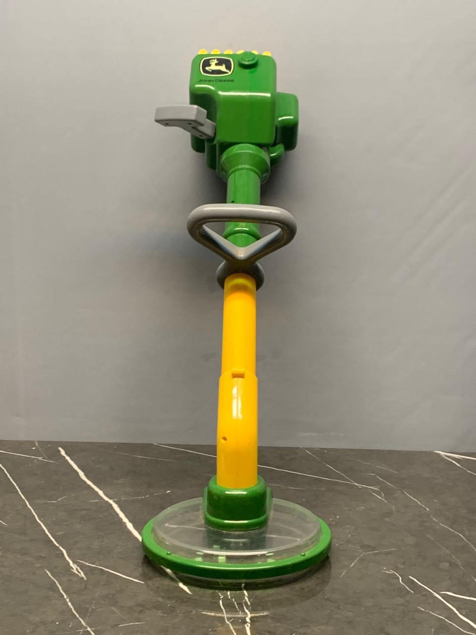 John Deere Power Trimmer (Whipper Snipper). SKU:BXL-804