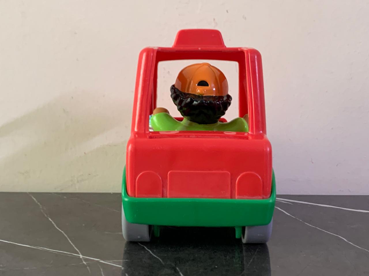 Fisher-Price Little People Have a Slice Pizza Delivery Car. SKU:BXL-116