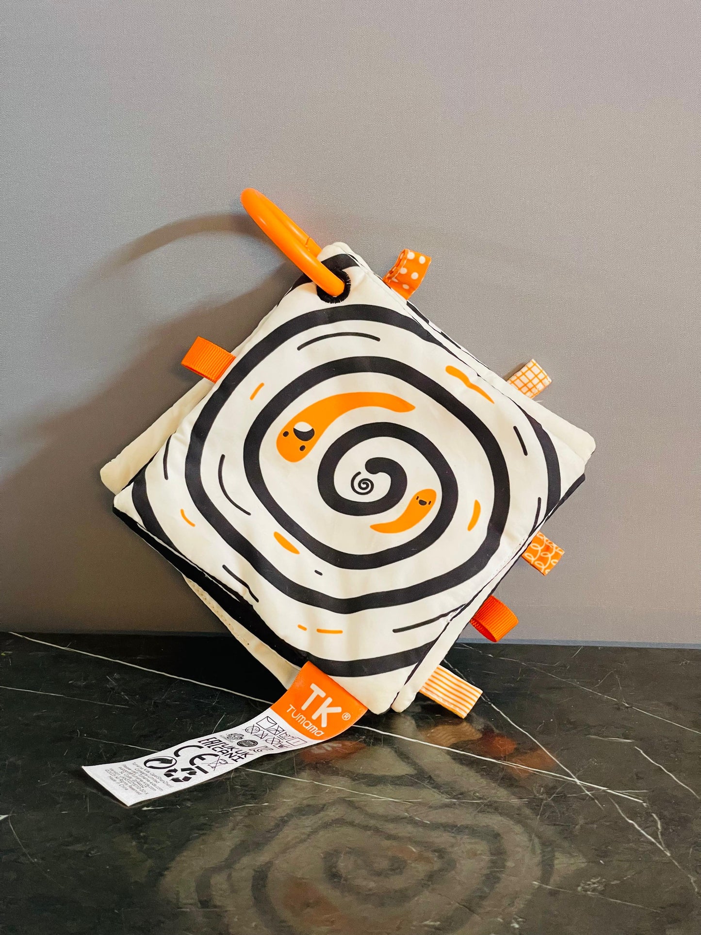 Tumama High-contrast Baby Rattle Book. SKU:BXL-111