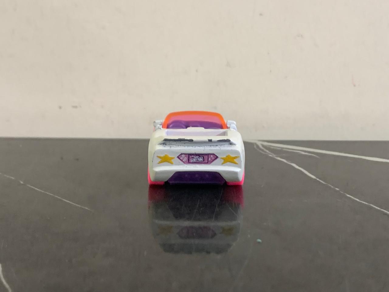 Hot Wheels Barbie Extra. SKU:BXL-054
