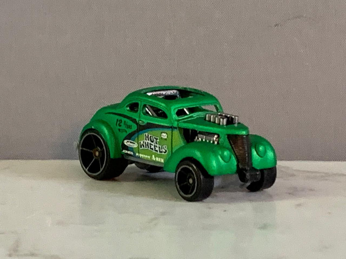 Hot Wheels Pass 'n Gasser.