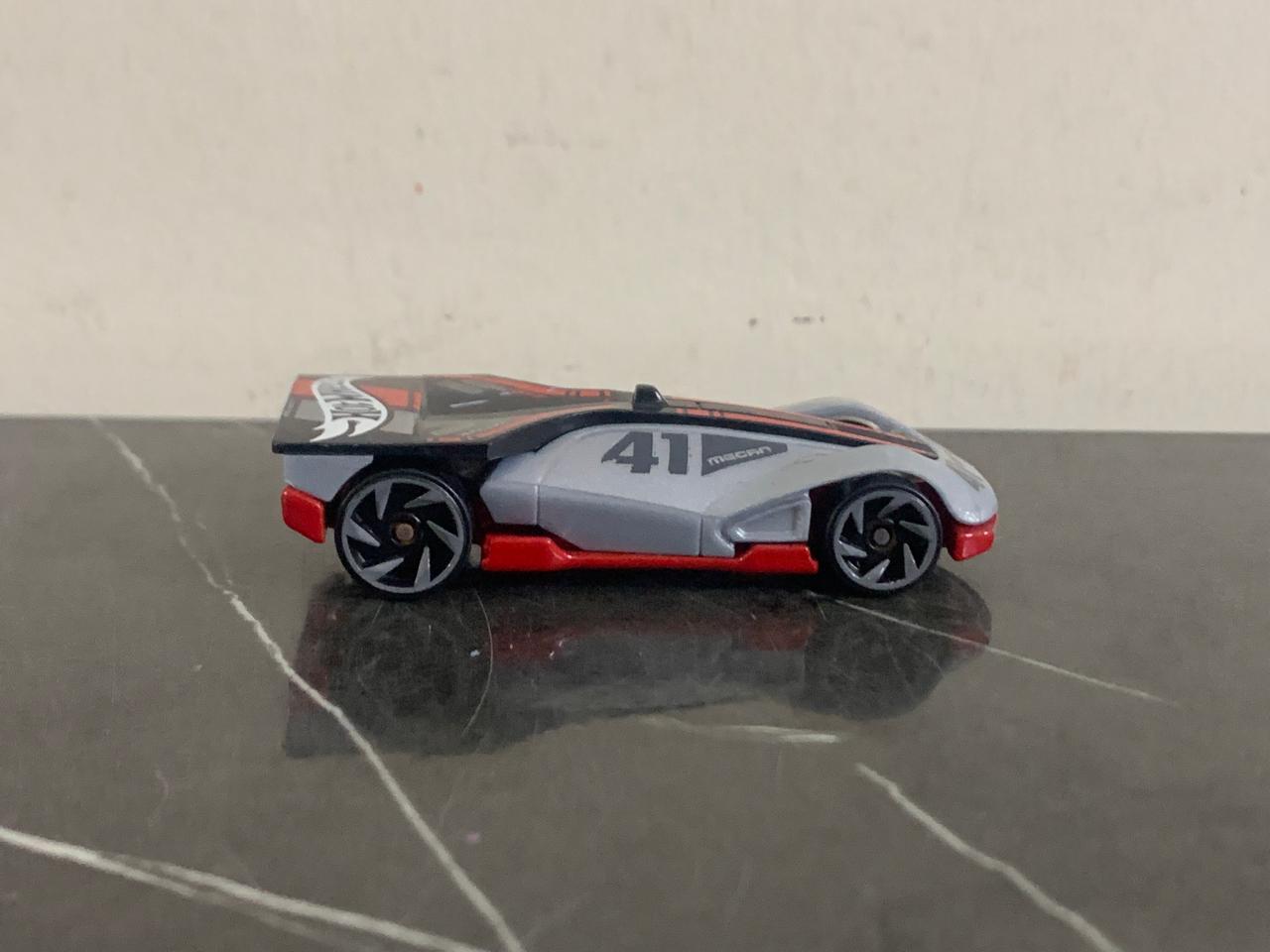 Hot Wheels Rollin' Solo Diecast Car. SKU:BXL-054