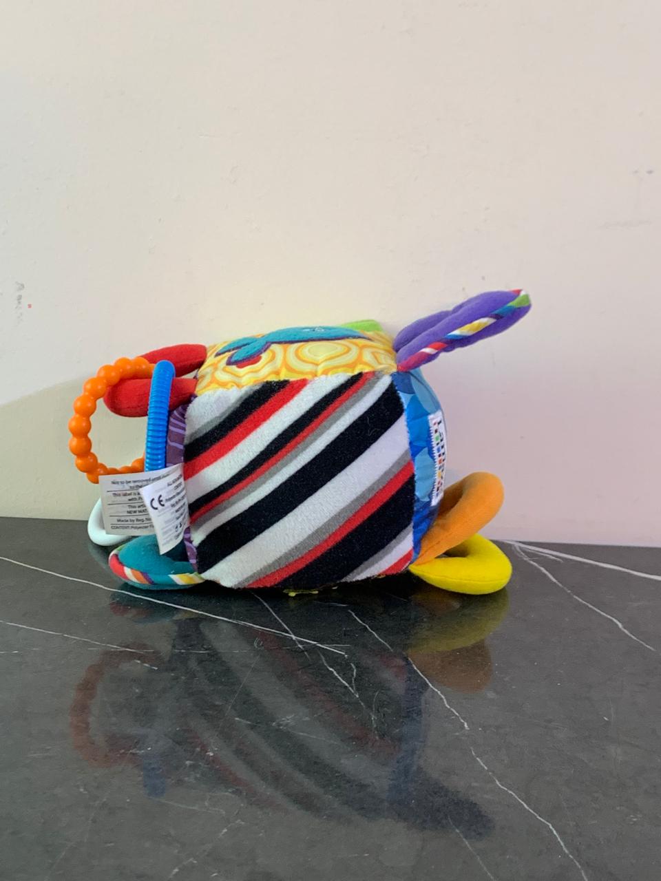 Lamaze Clutch Cube. SKU:BXL-117