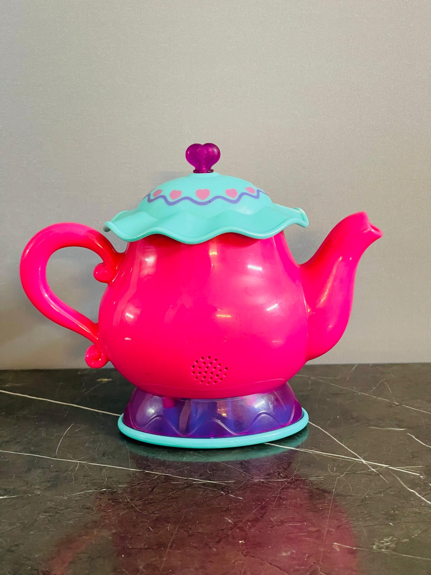 LeapFrog Rainbow Tea Party. (Music not working) SKU:BXL-111