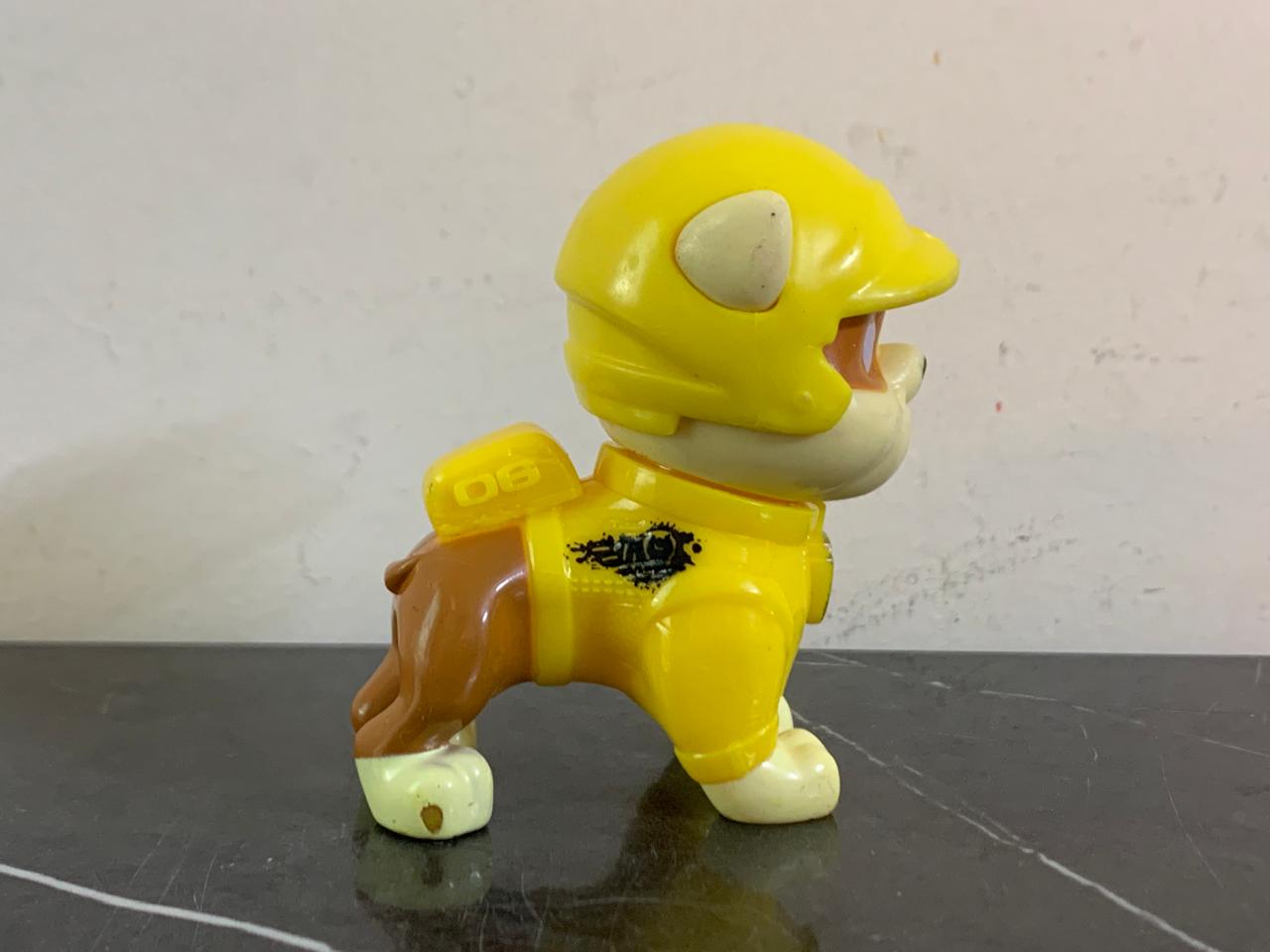 PAW Patrol: Rescue Wheels, Pup Squad Rubble Figure. SKU:BXL-065