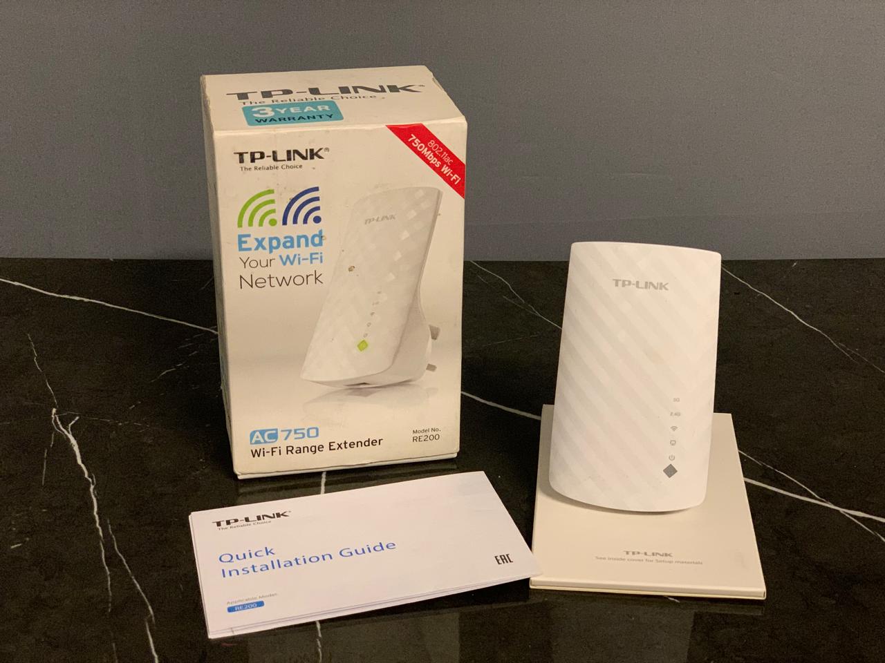 TP-Link RE200 AC750 Wi-Fi Range Extender.