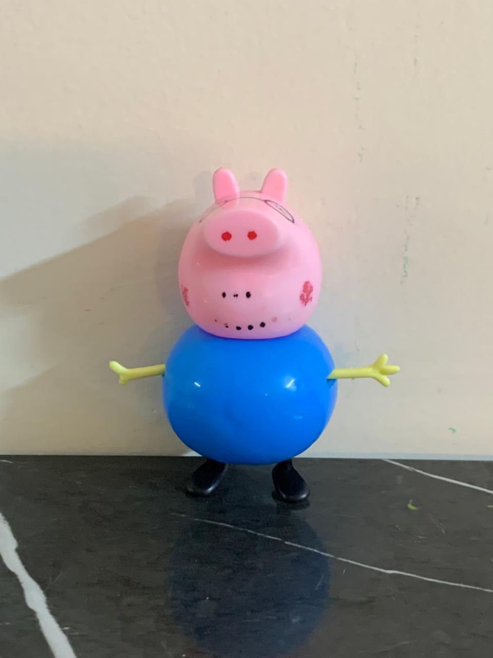 Peppa Pig Daddy Pig Action Figure.  SKU:BXL-032